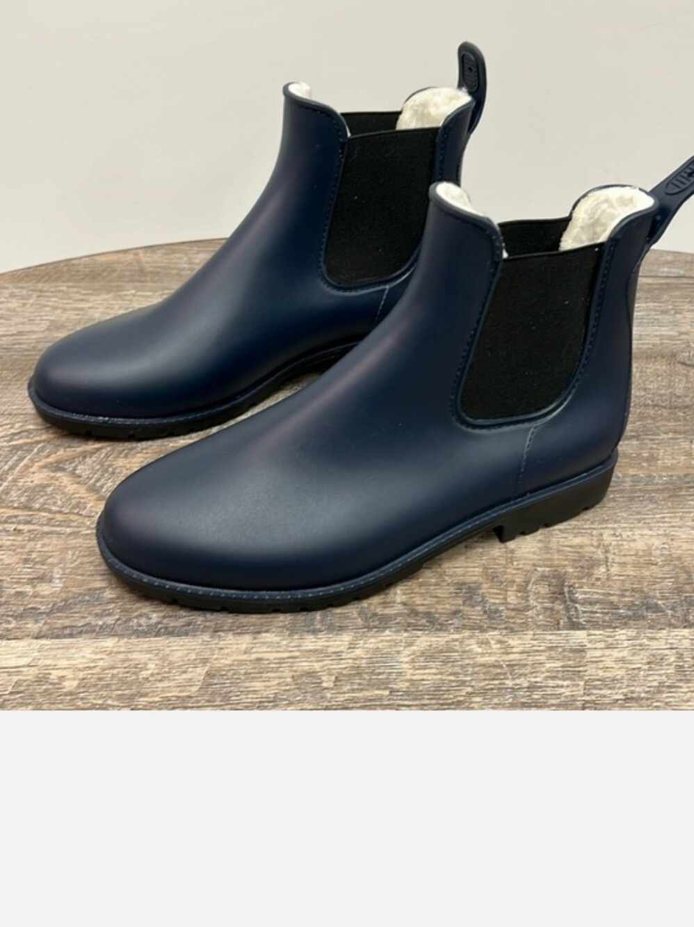 NWT Women's Khombu Camille Snow Sherpa Lined Boots in Navy Blue - Picture 5 of 8